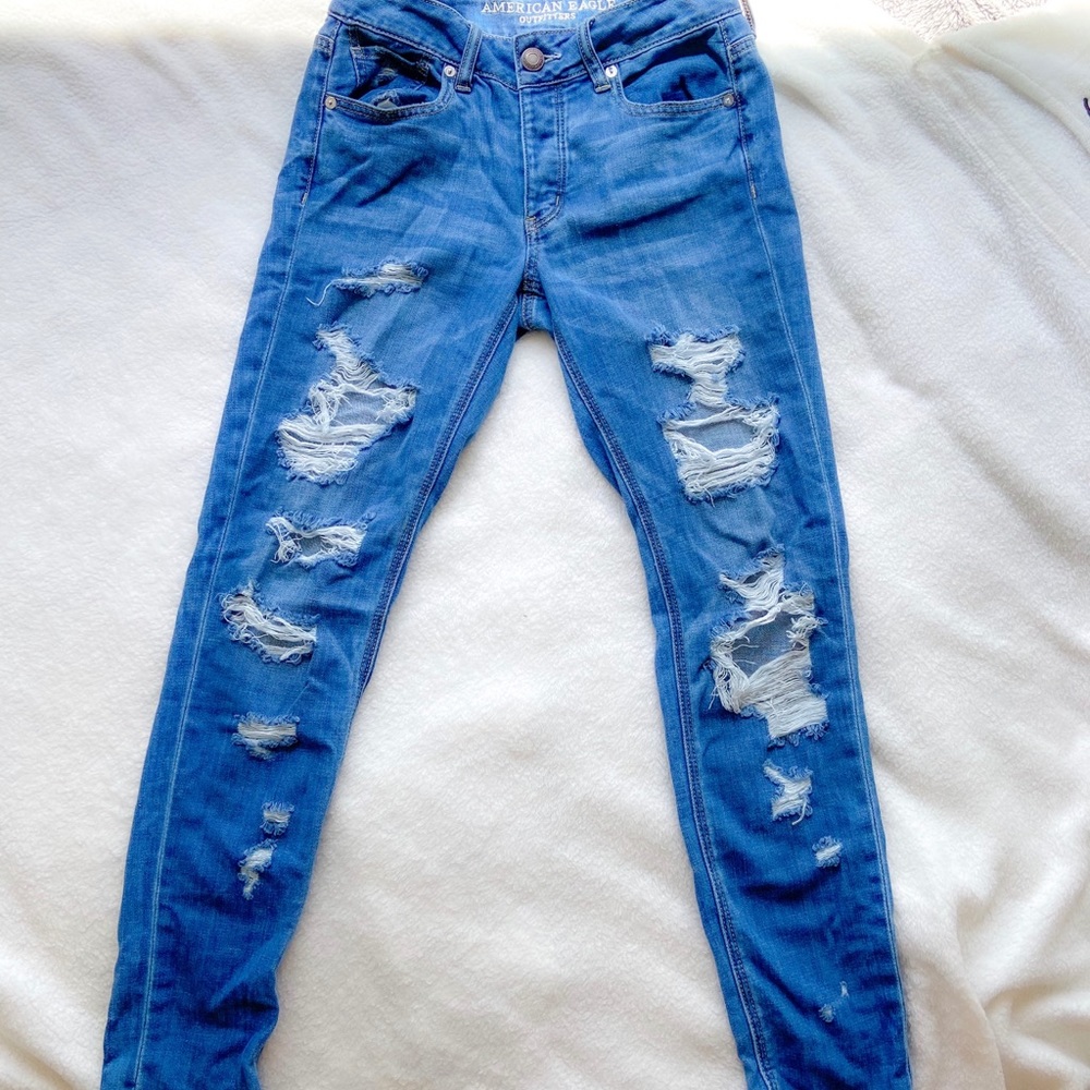 american eagle ripped jeans